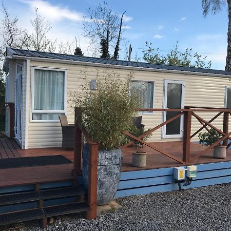 Pet Friendly Riverside Static Caravan Cheddar Buitenkant foto