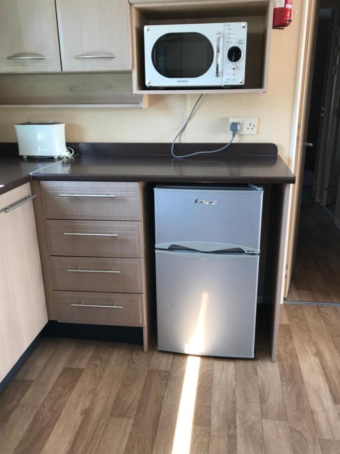 Pet Friendly Riverside Static Caravan Cheddar Buitenkant foto