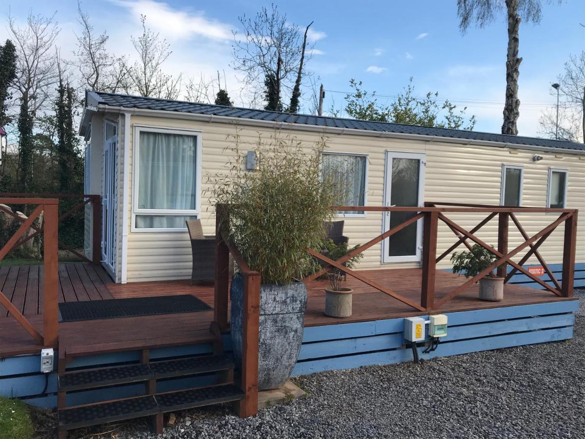 Pet Friendly Riverside Static Caravan Cheddar Buitenkant foto