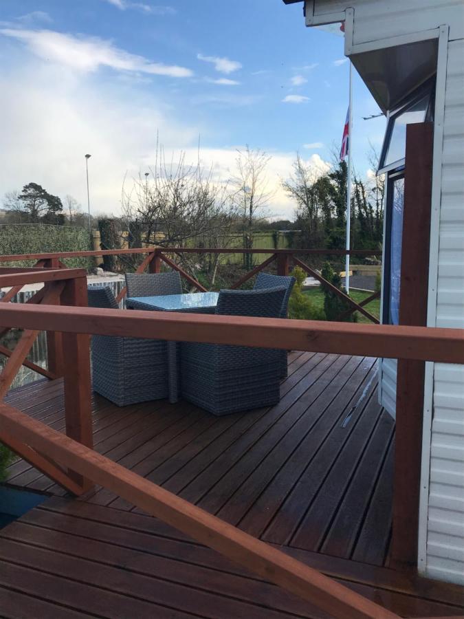 Pet Friendly Riverside Static Caravan Cheddar Buitenkant foto