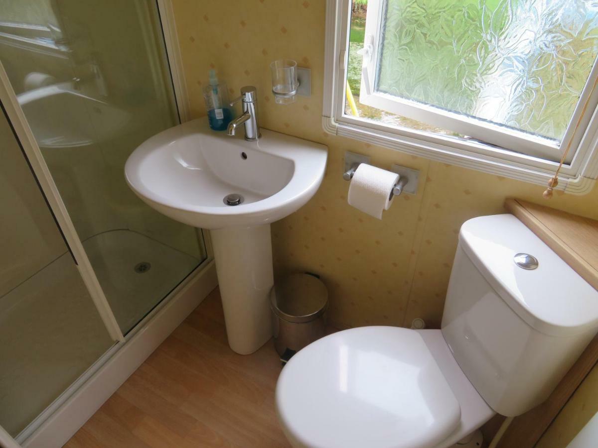Pet Friendly Riverside Static Caravan Cheddar Buitenkant foto