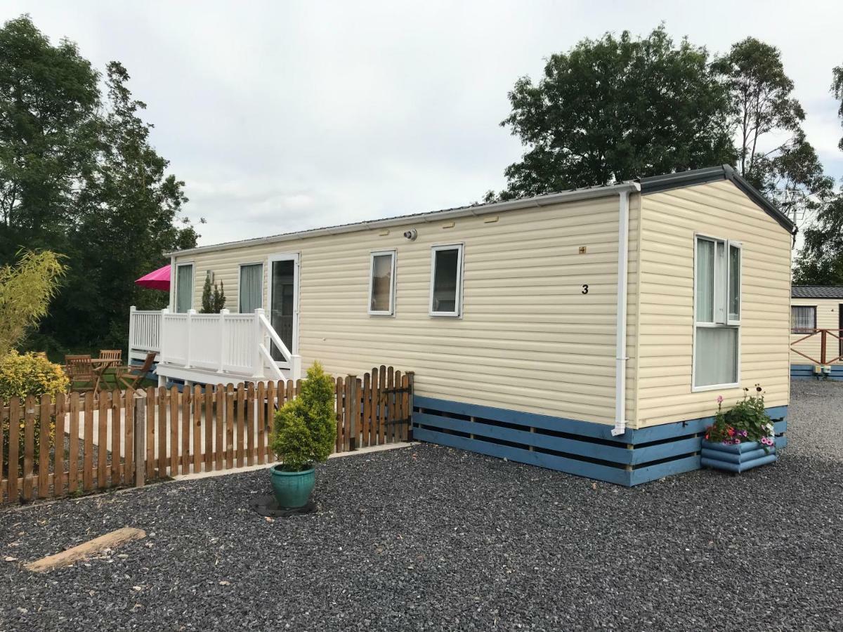 Pet Friendly Riverside Static Caravan Cheddar Buitenkant foto
